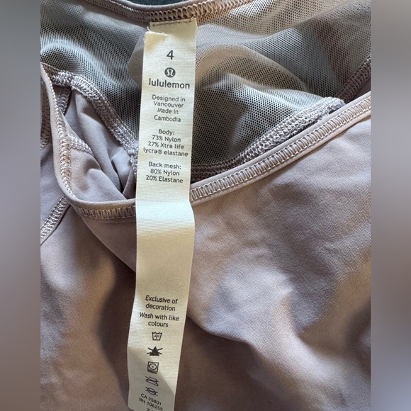 Lululemon long sleeve mesh panel top 4 very light purple - Picture 5 of 5